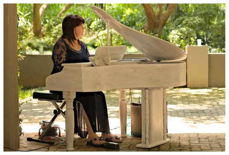 Piano player wedding chapel